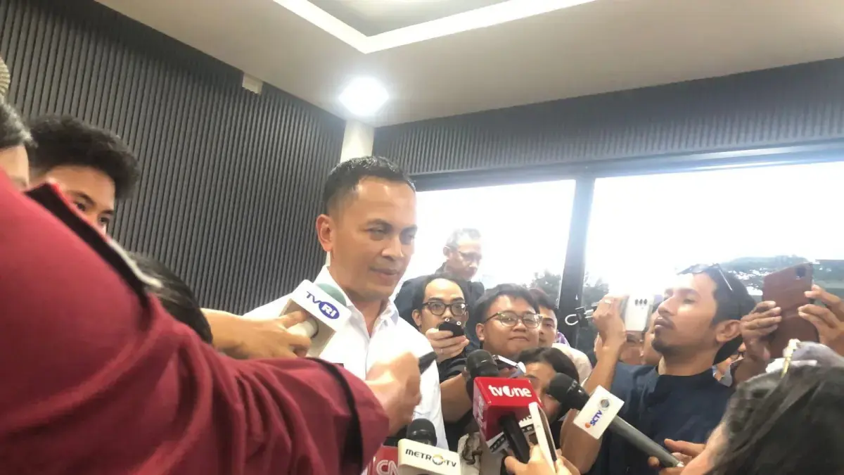 SAMPAIKAN PENJELKASAN: Karo Infohan Setjen Kemhan Brigjen TNI Rico Sirait memberikan keterangan kepada para wartawan di Jakarta. (Syahrul Yunizar/Jawa Pos)