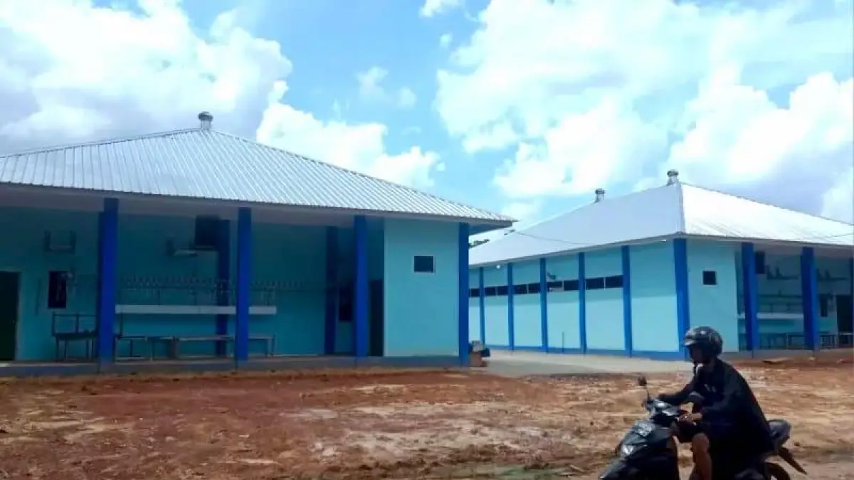 BELUM BEROPERASI: Bangunan Rumah Potong Unggas (RPU) modern di kawasan RPH Jalan Tembus Mantuil, Banjarmasin Selatan yang telah rampung sejak 2023.