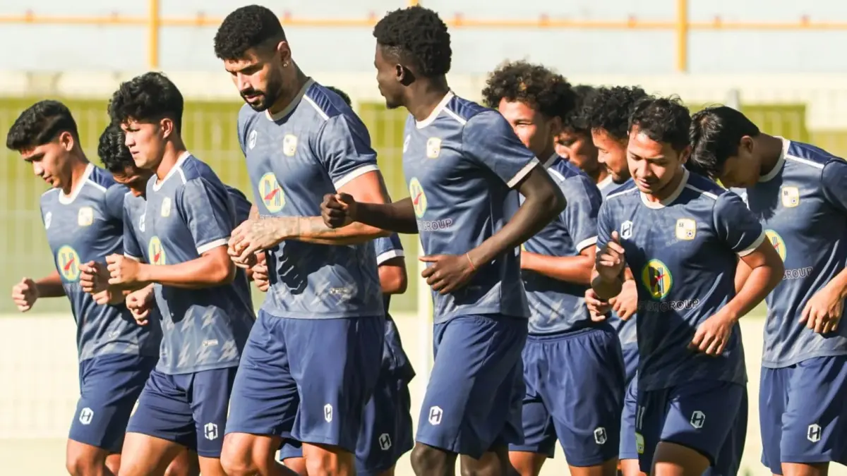 PERSIAPAN:Pemain PS Barito Putera saat menjalani sesi latihan jelang laga Derbi Kalimantan melawan Persiba Balikpapan pada pekan ke-25 Pegadaian Championship 2025-2026 Wilayah Timur yang digelar Sabtu (18/4/2026) di Stadion 17 Mei, Banjarmasin.(Foto: M Idris Jian Sidik/Radar Banjarmasin) 