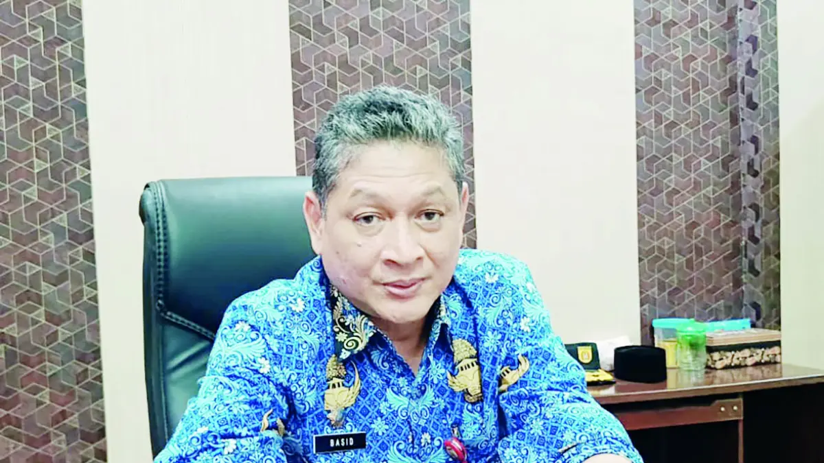 WAWANCARA: Kepala Dinas Pendidikan Banjarbaru, Abdul Basid saat diwawancarai.&nbsp;
(SHEILLA FARAZELA/RADAR BANJARMASIN)&nbsp;