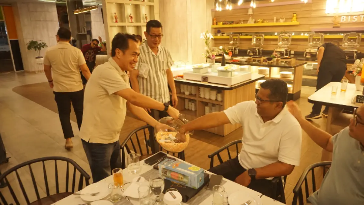 YANG DITUNGGU - Kasi Ops Korem 101/Antasari Kol Inf Sigit Purwoko mencabut undian grandprize