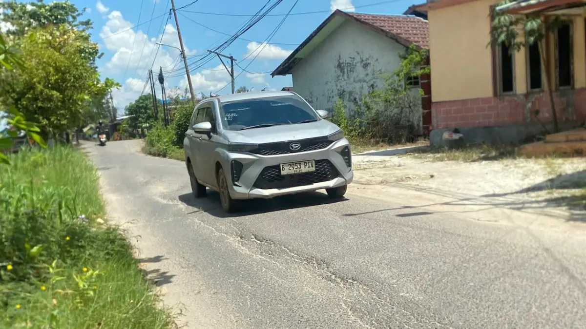 MEMBAHAYAKAN: Kondisi Jalan Tatah Belayung, Kelurahan Tanjung Pagar, Banjarmasin Selatan, tampak bergelombang.