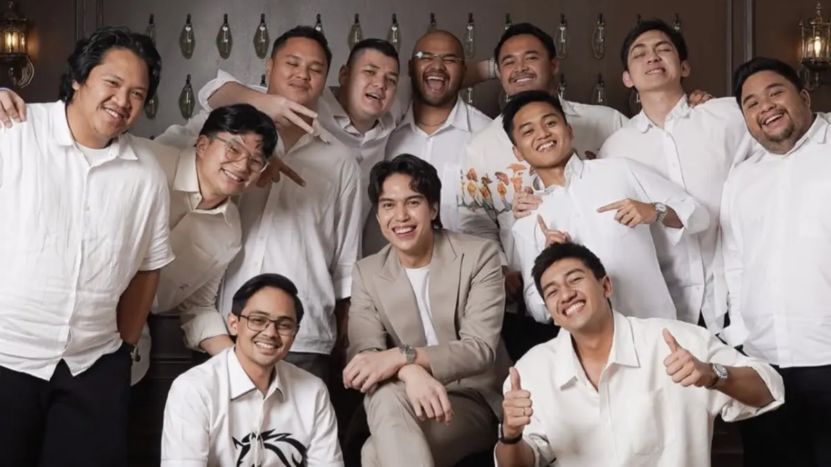 SERU: Bachelor Night El Rumi tampak seru. El dan para groomsmen tampak akrab satu sama lain. (Foto: Instagram/elelrumi)