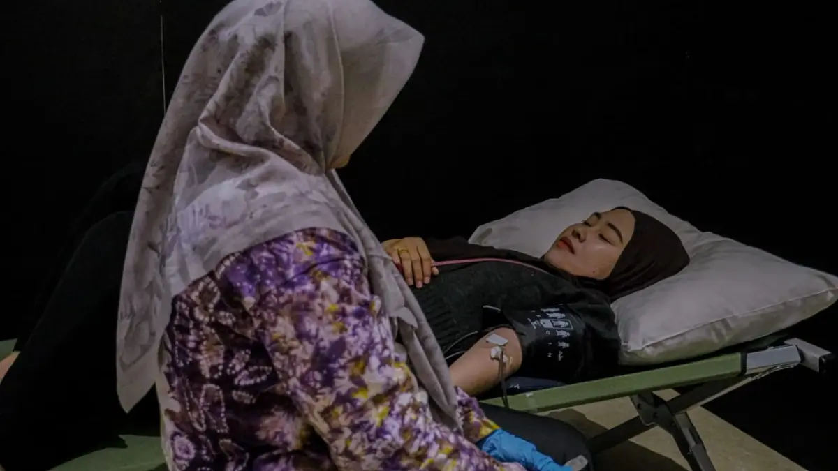 SCREENING: Momentum Hari Kartini, Grand Qin dan Qin Hotel Banjarbaru melaksanakan donor darah, Selasa (21/4/2026).(Foto: Yuda untuk Radar Banjarmasin)