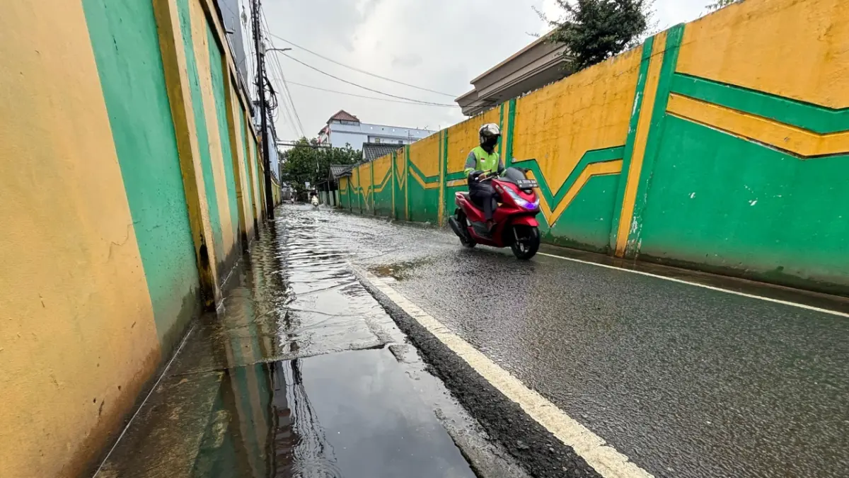 TERGENANG: pembangunan infrastruktur drainase di Kota Banjarmasin akan dimaksimalkan di musim kemarau agar menghindari potensi genangan air berlebih akibat curah hujan. (Zulvan Rahmatan/Radar Banjarmasin)