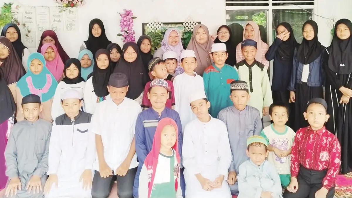 TINGGAL: Anak yatim dan kaum duafa tinggal di rumah singgah yang didirikan Tri Astuti.&nbsp;
(Foto: TRI ASTUTI UNTUK RADAR BANJARMASIN)&nbsp;