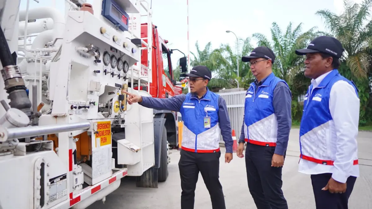 CEK STOK: Satgas Haji Pertamina pastikan penyaluran Avtur Pesawat Haji aman.(Foto: Pertamina)&nbsp;