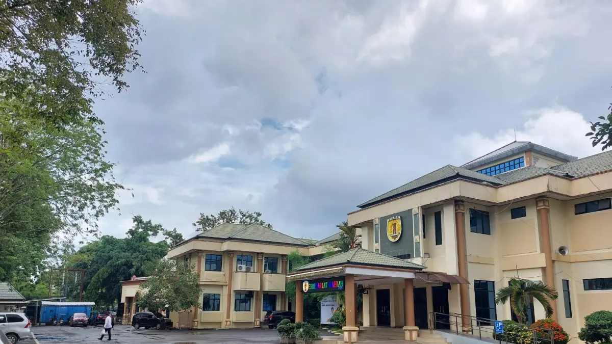 KANTOR BUPATI HST: &nbsp;Satu dari tiga nama lolos seleksi JPT Pratama ditentukan Bupati HST. 