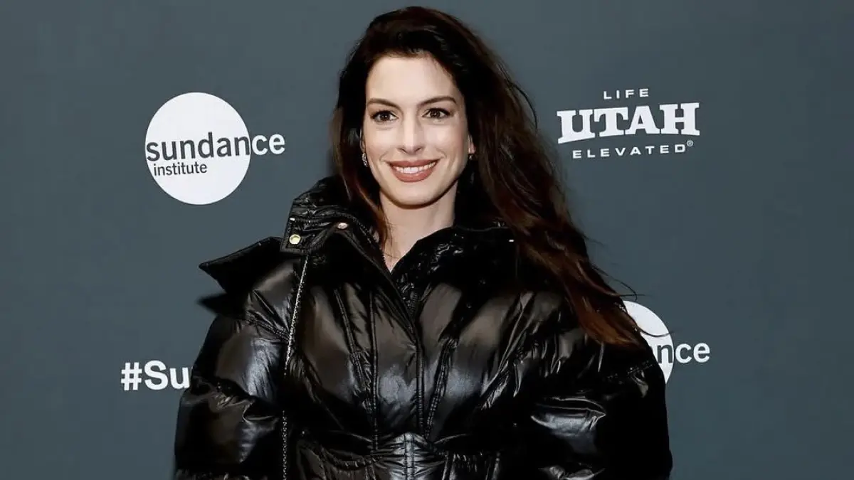 SOROTAN: Anne Hathaway mencuri perhatian publik usai menyebut Insya Allah dalam sesi wawancara. (Foto: Instagram/Annehathaway)