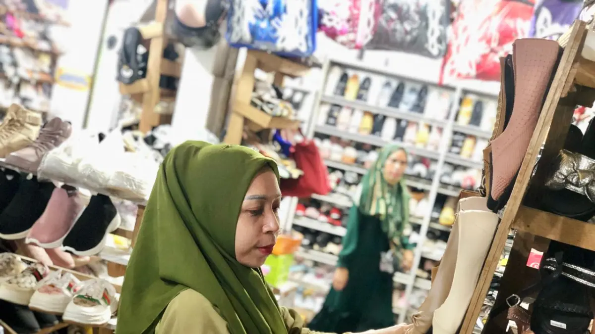 PASAR: Suasana aktivitas jual beli di salah satu pasar tradisional di Banjarmasin.(Foto: Dok Radar Banjarmasin)