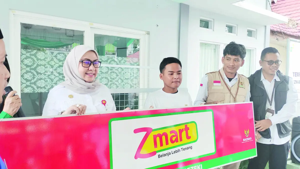 PELUNCURAN: Baznas &nbsp;meluncurkan ZMart kepada puluhan pemilik warung di wilayah Banjarbaru, Rabu (22/4).&nbsp;
(Foto: Sheilla/Radar Banjarmasin)
