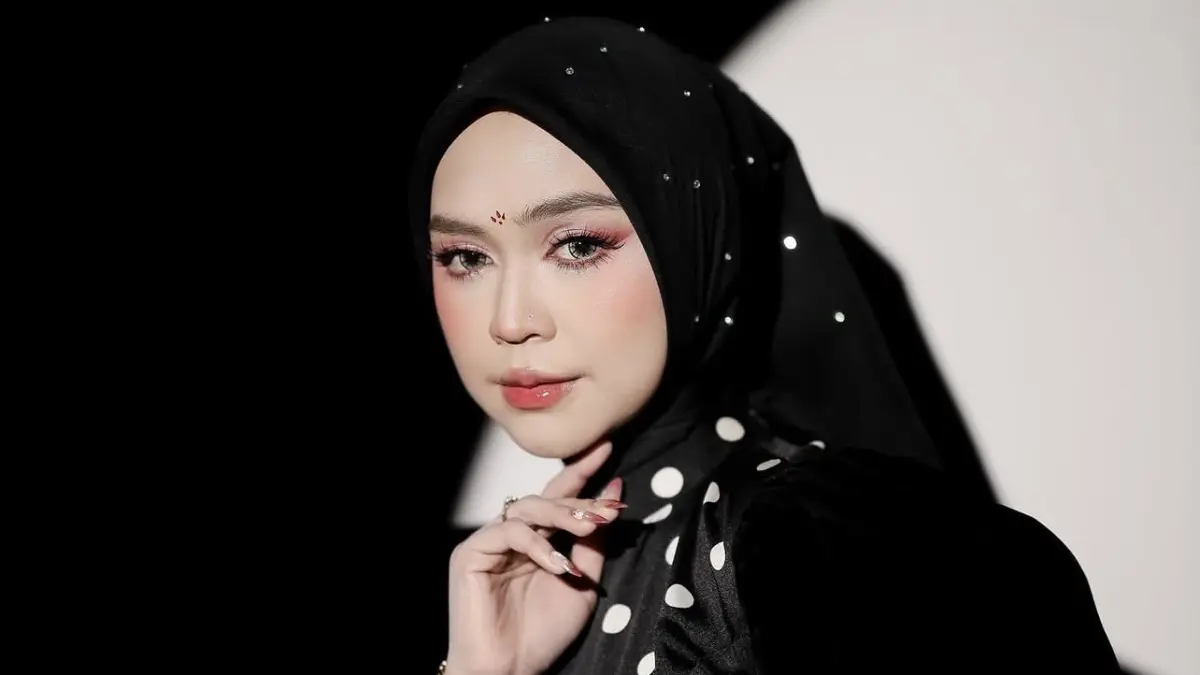 CANTIK: Ria Ricis tampil menawan setelah melakukan rhinoplasty. (Foto: Instagram/riaricis1795)