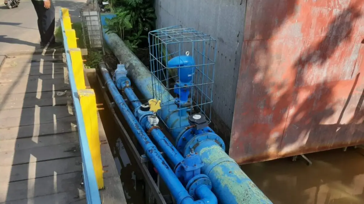 DITUTUP: Petugas PTAM Bandarmasin menemukan valve ditutup paksa, tindakan ini dinilai sangat merugikan dan pelaku diancam akan diproses hukum. (PTAM Bandarmasih untuk Radar Banjarmasin)