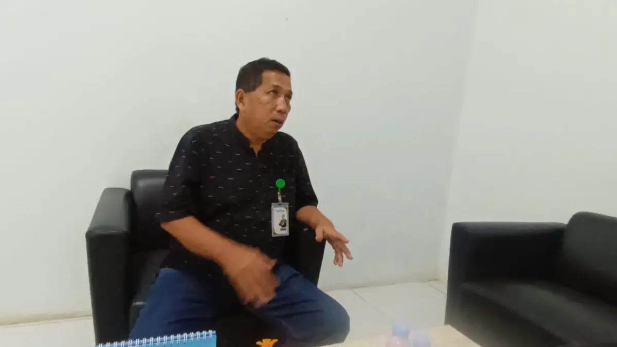 WAWANCARA: Direktur Umum BPR Tabalong Bersinar, Gazali Rahman (Foto : Ibnu Dwi Wahyudi/ Radar Banjarmasin)