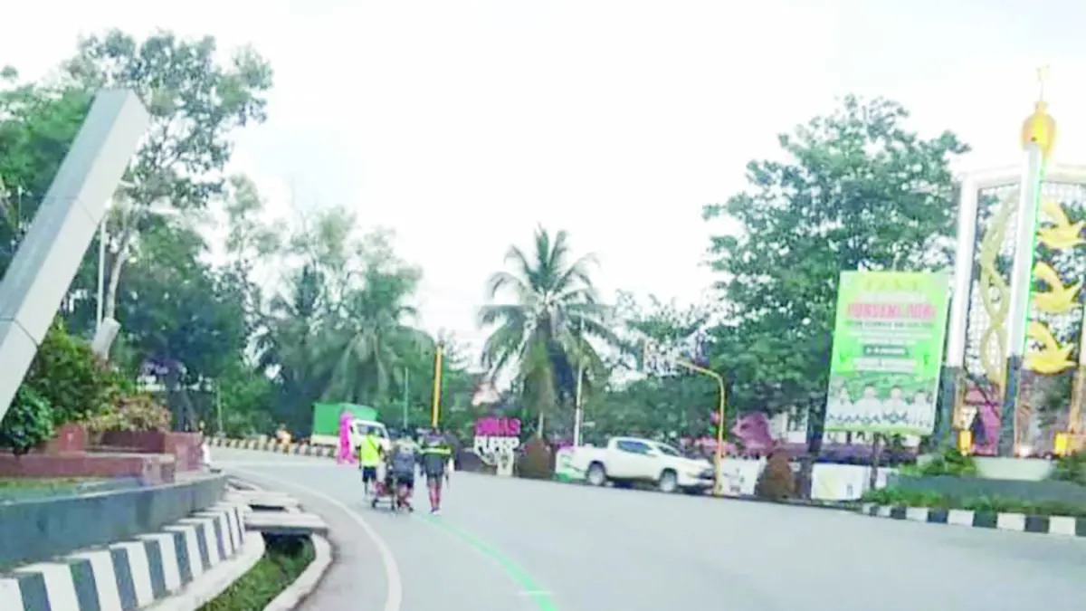 BAKAL DIBANGUN: Jalan A Syairani, Kompleks Perkantoran Pelaihari yang bakal ditata dan dipercantik.&nbsp;
(Foto: Rahmat untuk Radar Banjarmasin)