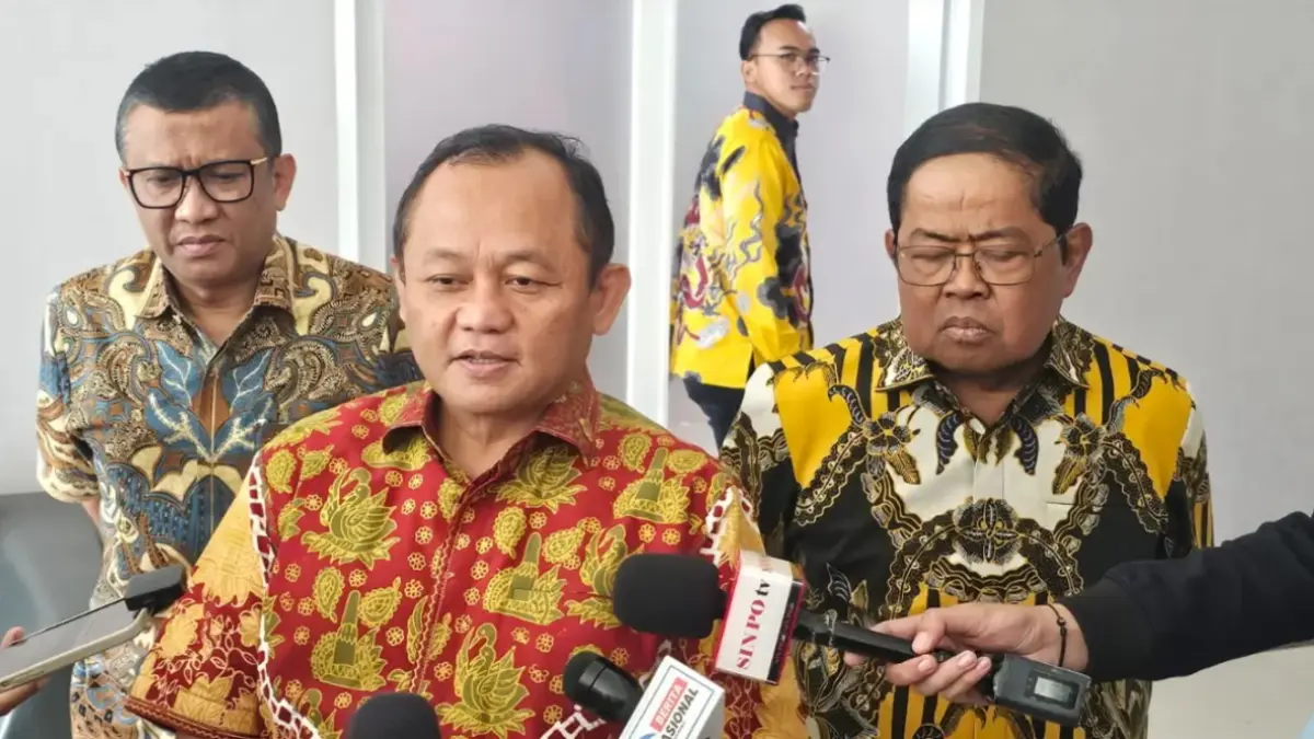 SUARA PARPOL: Sekjen DPP Partai Golkar, Sarmuji, di kantor DPP Partai Golkar, Jakarta, Kamis (23/4). (Muhamad Ridwan/JawaPos.com)