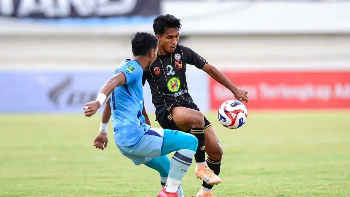 DUEL: Barito Putera ditahan imbang 1-1 tuan rumah Persela Lamongan dalam laga pekan ke-26 Pegadaian Championship 2025-2026 di Stadion Surajaya, Lamongan, Sabtu (25/4/2026) petang.