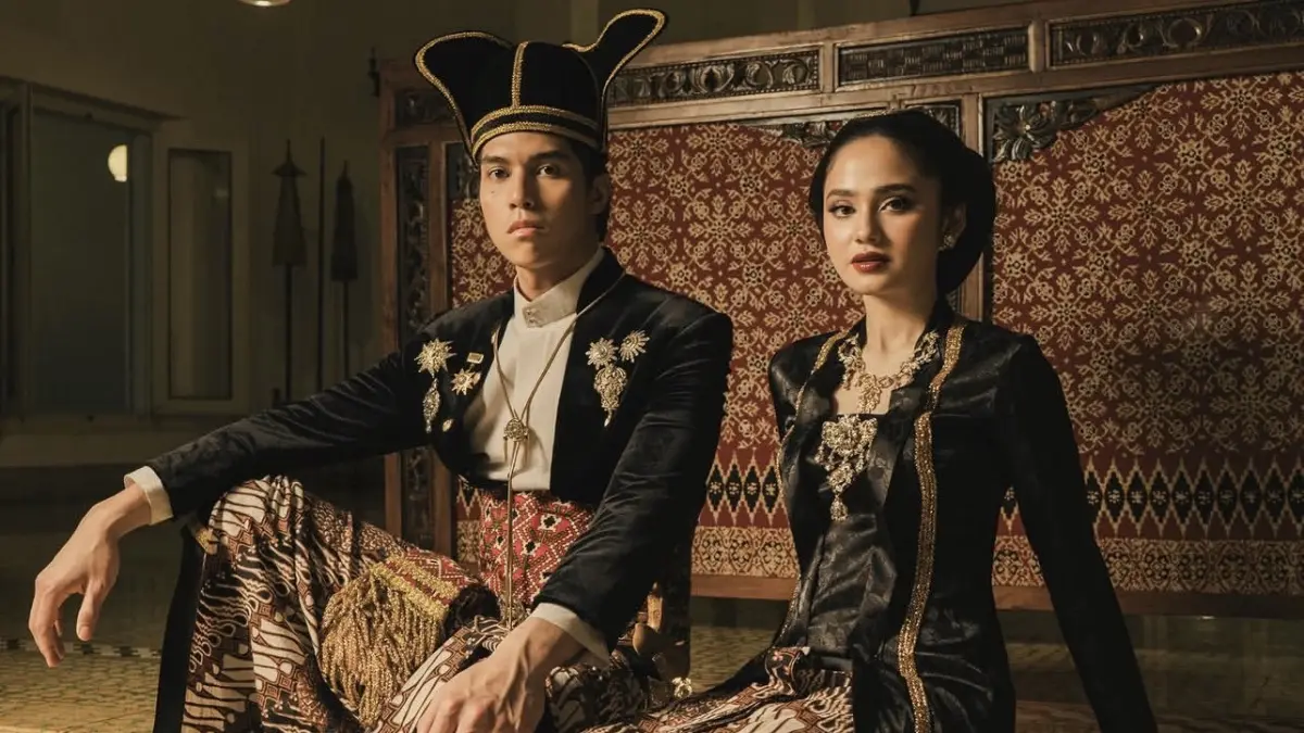 ADAT: Potret Syifa Hadju dan El Rumi berbalut busana adat Jawa. (Foto: Instagram/syifahadju)
