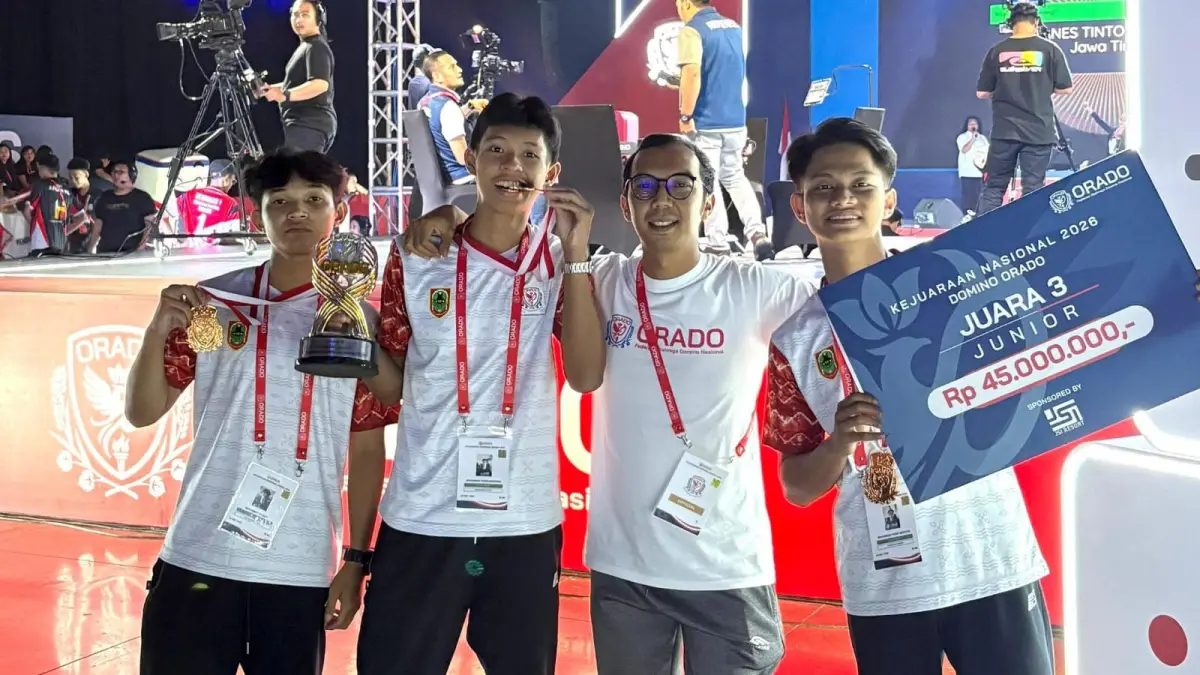 JUARA: Tiga Atlet Orado Junior asal HSS mewakili Kalsel berhasil raih juara 3 di Kejuaraan Nasional Olahraga Domino di Bogor. (Foto: Orado HSS)&nbsp;