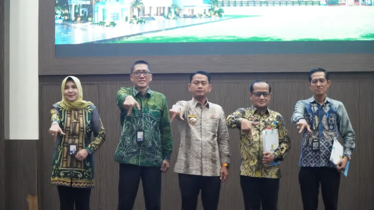 UMARA:Peluncurkan UMARA bersama Wali Kota Banjarmasin, HM Yamin, Kamis (23/4/2026).(Foto: Bank Kalsel)&nbsp;