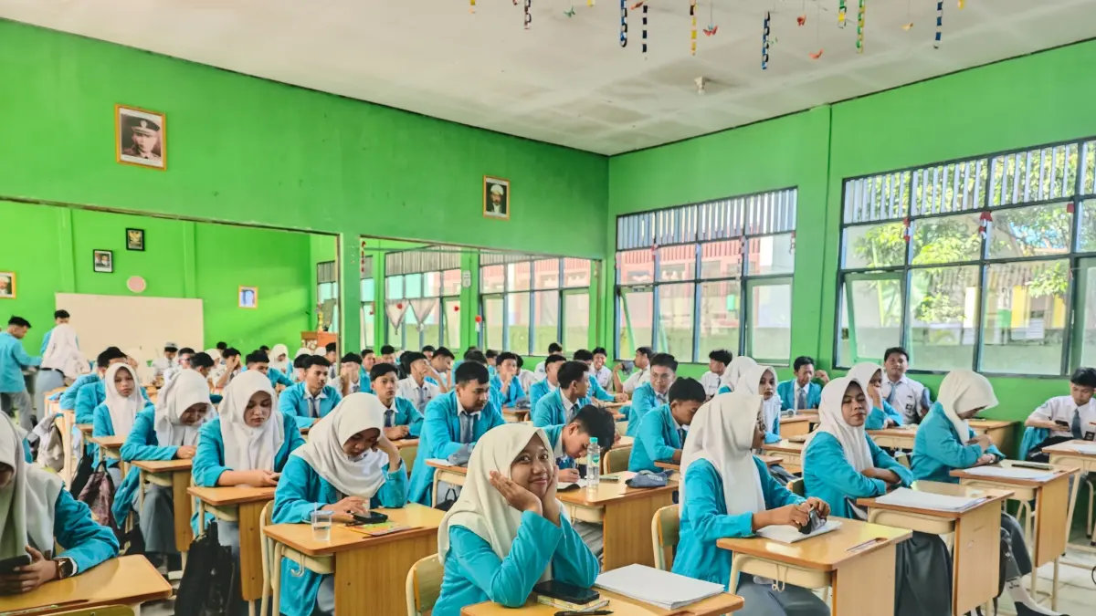 ANTUSIAS: Peserta terlihat antusias mengikuti seminar, menyimak materi dan aktif dalam sesi diskusi interaktif.