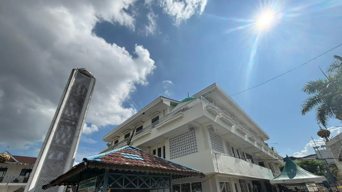 Masjid Agung Miftaul Ihsan Banjarmasin jadi tempat menyerahkan sapi kurban Presiden Prabowo. (Zulvan Rahmatan/Radar Banjarmasin)