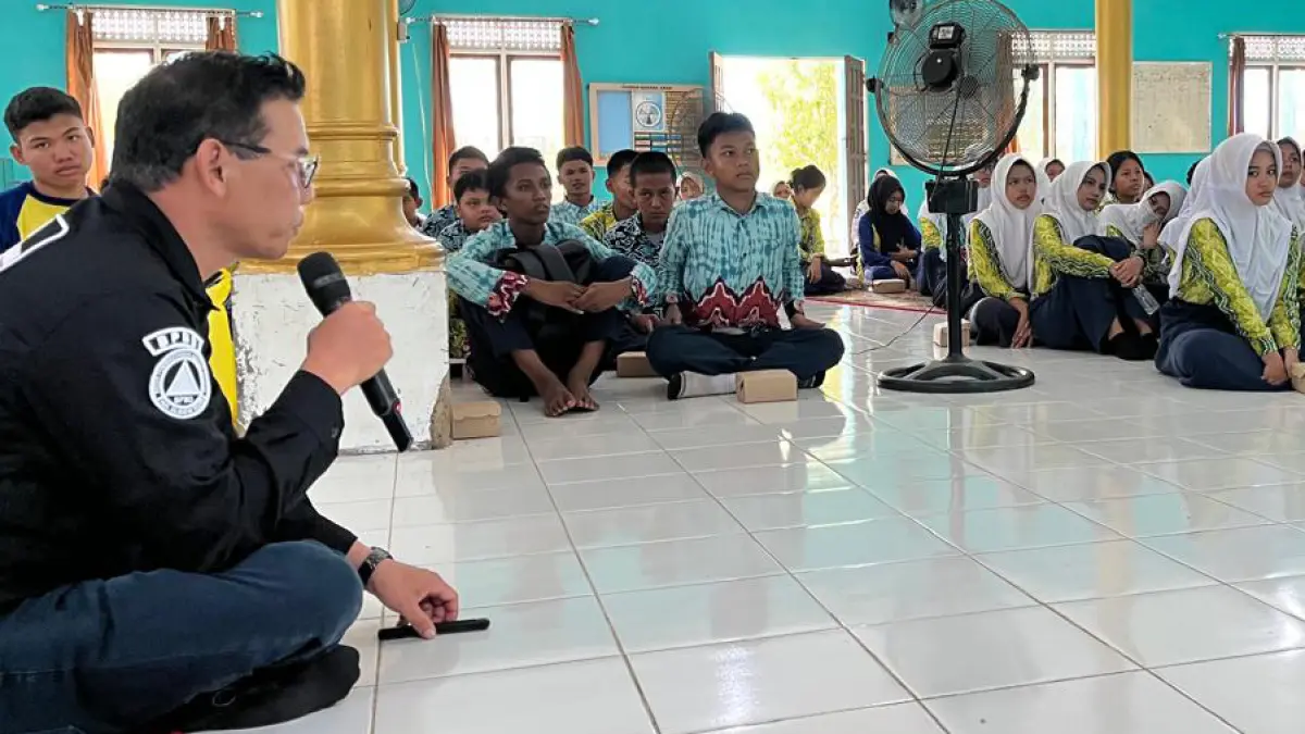 SASAR SEKOLAH: Para pelajar SD dan SMP diberikan pengetahuan tentang kesiapsiagaan bencana.