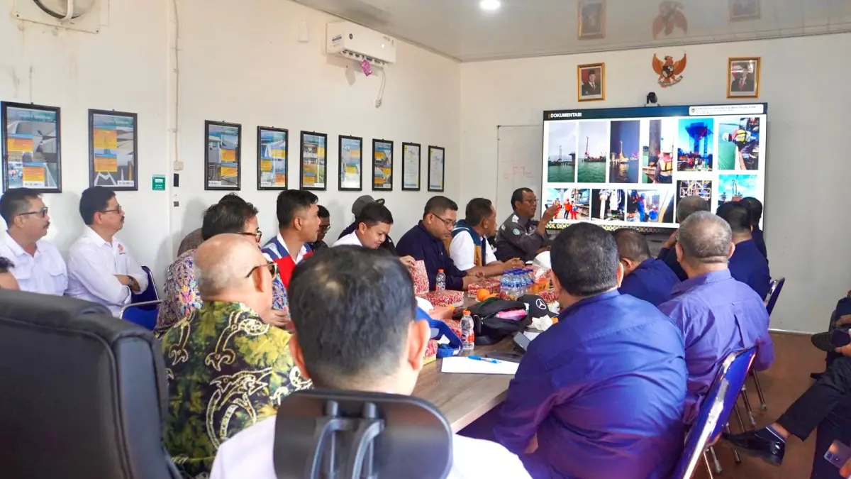 SERIUS: Focus Group Discussion (FGD) seluruh pemangku kepentingan progres Jembatan Pulau Laut, Rabu (29/4/2026).