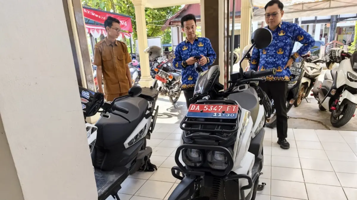 TIDAK BERISIK: Dua unit motor listrik yang digunakan Diskominfosandi HSU untuk mendukung operasional lapangan baik liputan dan pemantauan jaringan.