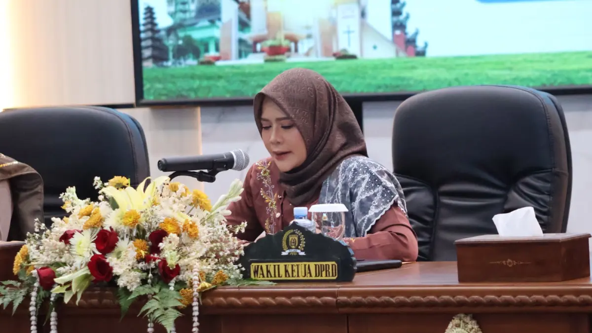 Wakil Ketua DPRD Kota Banjarbaru, Hj Neni Hendriyawaty