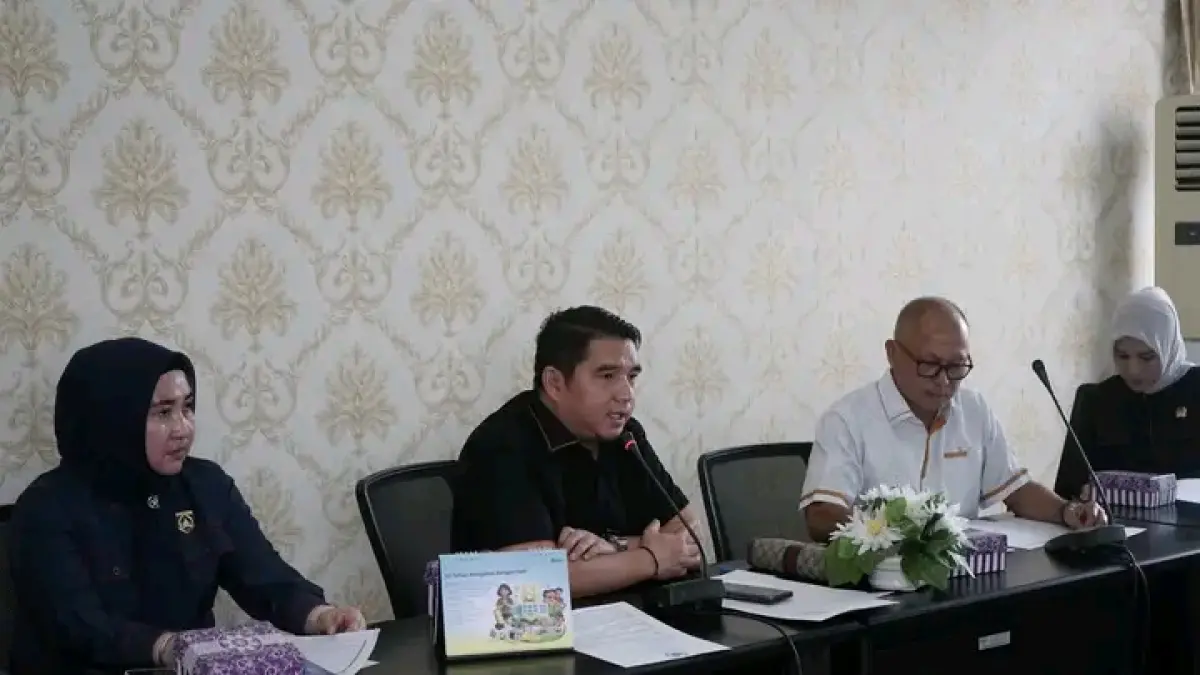BANMUS:Ketua DPRD HSS, H Akhmad Fahmi memimpin rapat Badan Musyawarah (Bamus), Kamis (30/4/2026).(Foto:DPRD HSS)&nbsp;