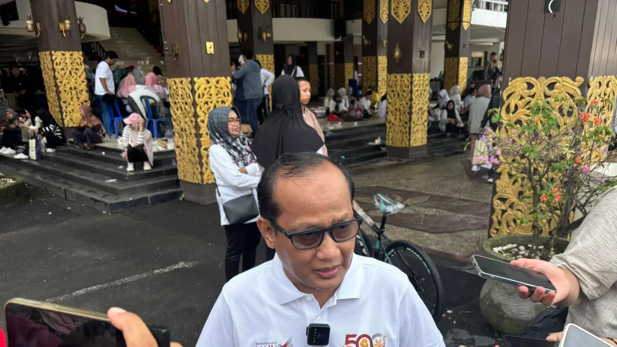 MENANGGAPI: Kadiskopumker Banjarmasin, Machli Riyadi menanggapi BEM FH ULM yang belakangan menyoroti kondisi sejumlah kelompok rentan di Banjarmasin. (Zulvan Rahmatan/Radar Banjarmasin)