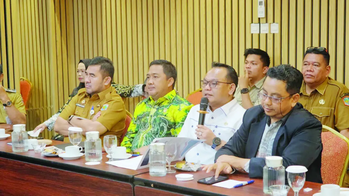 PEMBAHASAN: DPRD kejar target regulasi lima Raperda masuk tahap diskusi bersama akademisi . | Foto: Humas DPRD Kotabaru.
