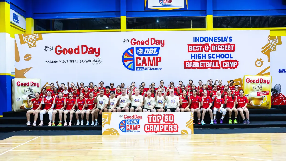 FOTO BERSAMA: Muhammad Erwin (SMA Don Bosco Banjarmasin) dan Nayla Nur Khalisya (SMAN 2 Banjarmasin), dua pelajar asal Kalimantan Selatan yang berhasil menembus Top 50 Campers Kopi Good Day DBL Camp 2026 di Jakarta. Keduanya menjadi kebanggaan Bumi Lambung Mangkurat di ajang pemusatan latihan basket pelajar terbesar di Indonesia.