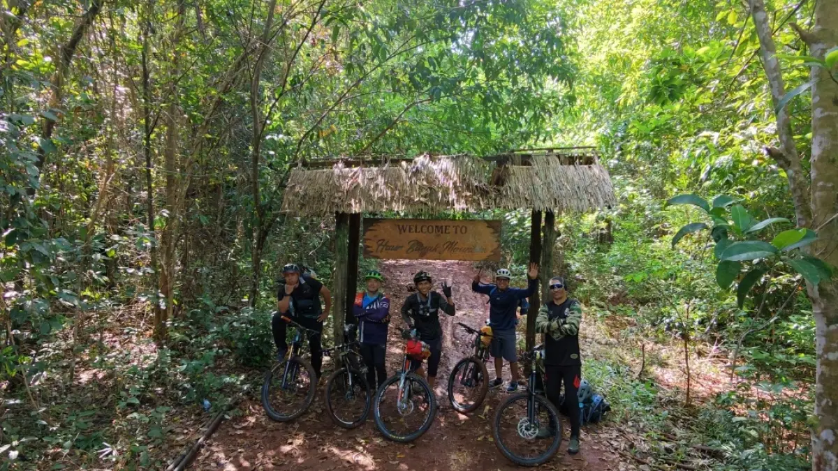 Bikecamp dan Trekking ke Air Terjun Panyaluhan, Jelajah Alam Gunung Haur Bunak Penuh Tantangan