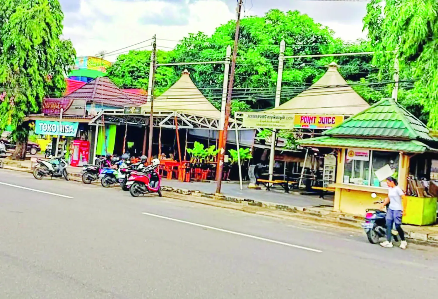 MGR: Suasana Minggu Raya (MGR) sekarang. Sebelumnya lokasi ini hanya berupa tanah kosong.&nbsp;