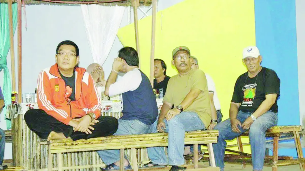 PRESIDEN PERTAMA: Almarhum Fitri Zamzam atau Dewa Pahuluan (ujung kiri), pendiri sekaligus presiden pertama Komunitas MGR di Banjarbaru.&nbsp;