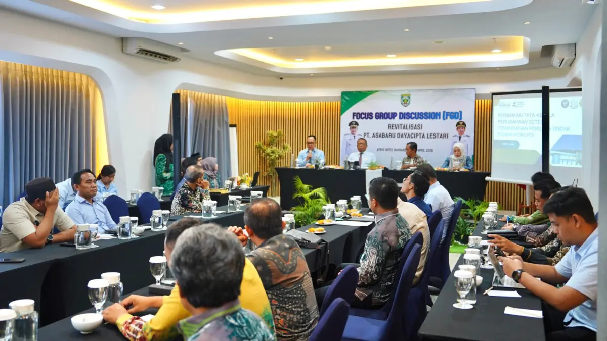PENATAAN BUMD: Jajaran Pemkab Balangan bersama pimpinan DPRD saat menggelar FGD revitalisasi PT Asabaru Daya Cipta Lestari guna menyusun langkah pemulihan pasca terbelit masalah hukum.(Taufik untuk Radar Banjarmasin)