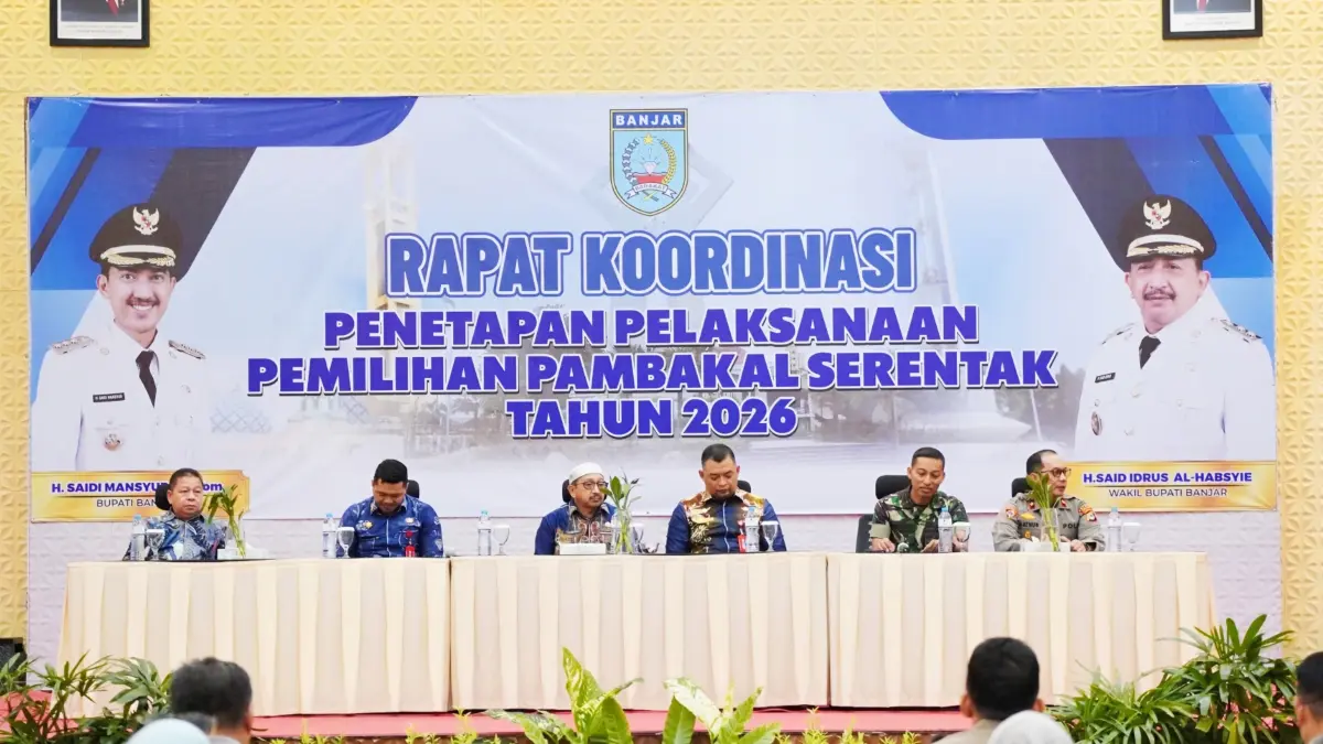 Petugas mengikuti peluncuran Pemilihan Pambakal Serentak gelombang II di Martapura, Kabupaten Banjar. (FADLAN ZAKIRI/RADAR BANJARMASIN)