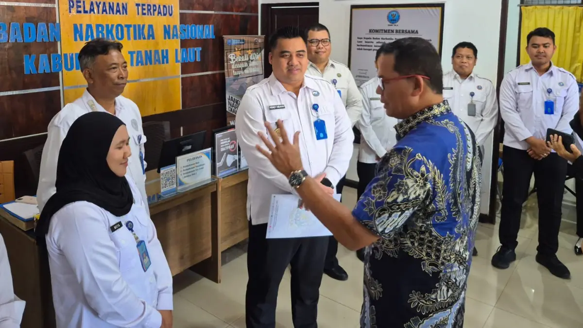 DIALOG: Anggota DPR RI dari Komisi III Endang Agustina berkunjung ke BNNK Tala pada Senin (4/5/2026).