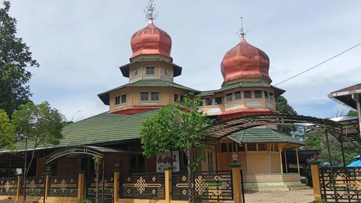 WARISAN SEJARAH: Masjid Besar Al-Mujahidin di Desa Padang Batung, Kabupaten Hulu Sungai Selatan menyimpan sejarah perjuangan rakyat Kalimantan Selatan. (Foto: M Padil Ikhsan)