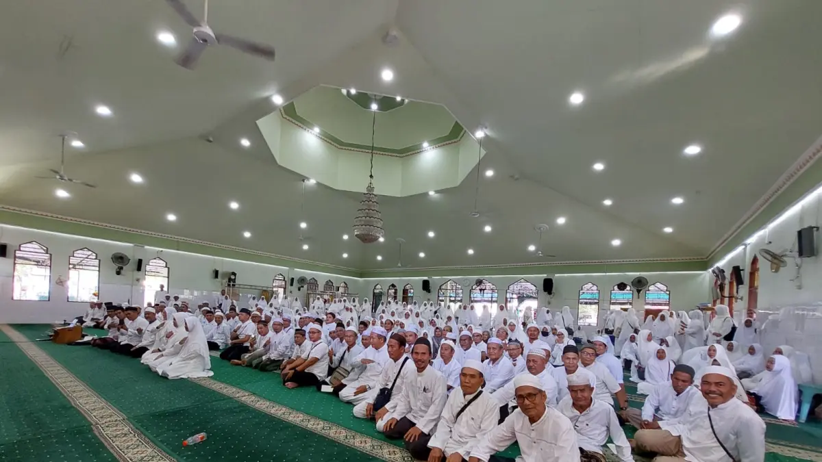 HAJI: Calon Jemaah Haji HSS saat ikuti manasik haji. (Foto: Dokumen Kementrian Haji dan Umrah HSS)&nbsp;