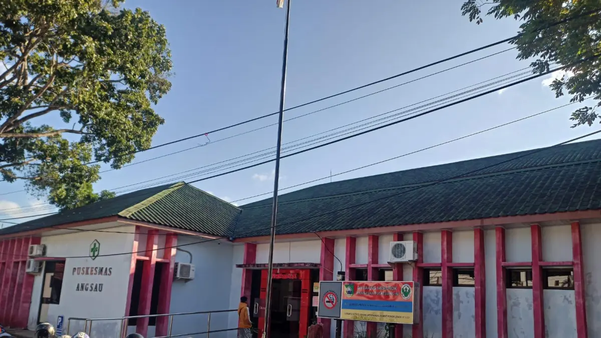 BERGULIR : Puskesmas Angsau yang berada di lingkungan Kantor Bupati Tala di Jalan A Syairani Komplek Perkantoran Pelaihari. (Foto : Dok Radar Banjarmasin)