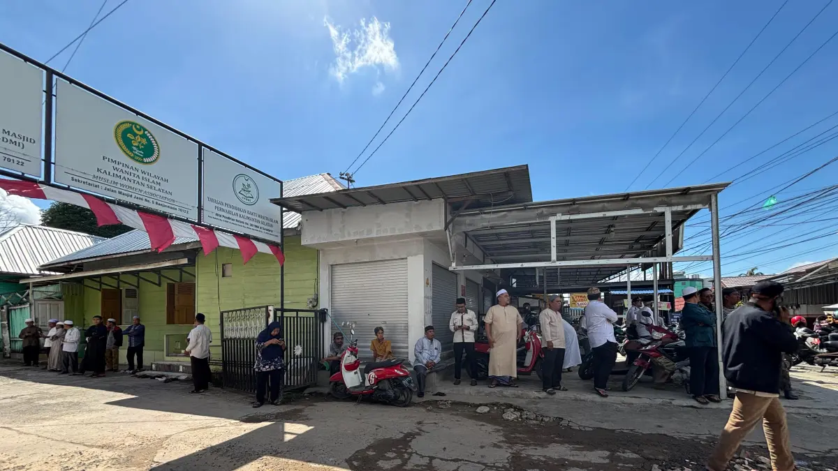 RUMAH DUKA: Suasana rumah duka di Jalan Masjid Jami, Surgi Mufti, Banjarmasin Utara setelah KH Husin Naparin dikabarkan meninggal dunia. (Zulvan Rahmatan/Radar Banjarmasin)