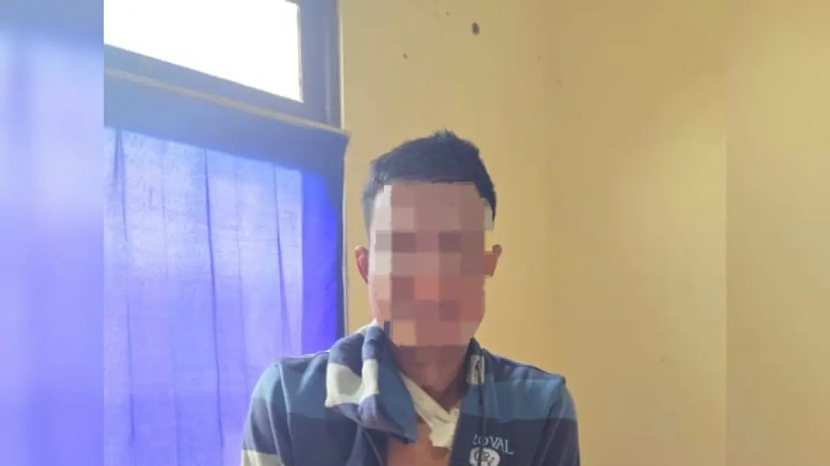 TAK BERKUTIK : Pelaku penganiayaan di atas Kapal Tongkang RMN 3316 berinisial KA (42) berhasil ditangkap oleh personil gabungan pada Selasa (5/5/2026) sore. (Foto : Satpolairud Polres Tala untuk Radar Banjarmasin).