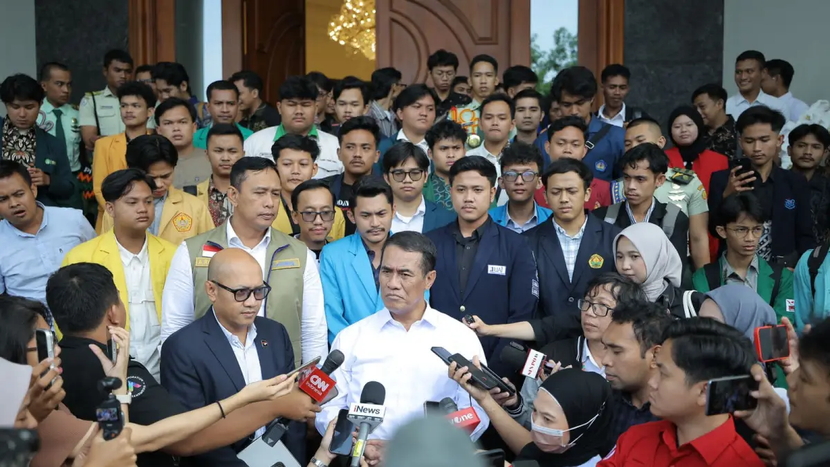 WAWANCARA: Mentan, Andi Amran Sulaiman memberikan keterangan kepada wartawan.(Foto: Kementan)