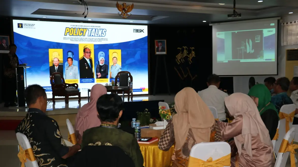 DISKUSI: Para peserta menyimak paparan dari narasumber dalam kegiatan Policy Talk yang digelar di Balai Pertemuan Garuda Kanwil Kemenkum Kalse, Kamis (7/5/2026).