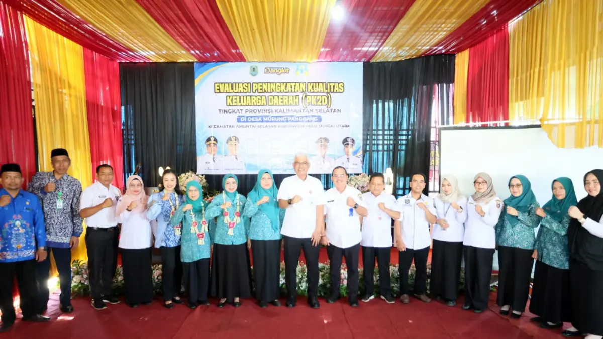 MOMEN:Wabup HSU, Hero Setiawan foto bersama usai kegiatan evaluasi PK2D tingkat provinsi di Desa Murung Panggang, Rabu (6/5/2026).(Foto:Pemkab HSU)