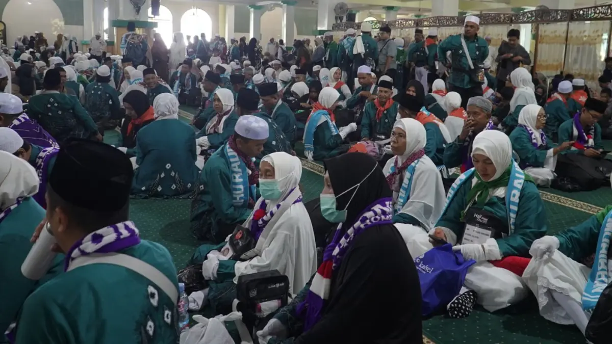 DIJADWALKAN: Pelepasan ratusan CJH HST tahun 2025 lalu. Tahun ini, CJH akan bertolak ke asrama haji pada 11 Mei 2026.