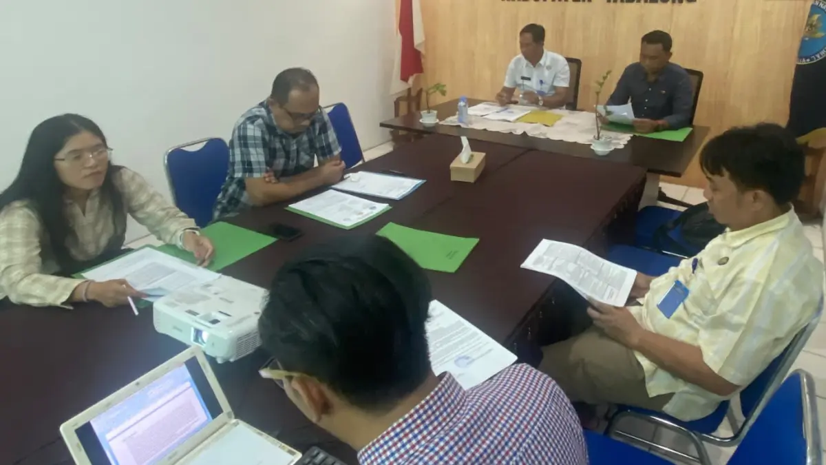 TETAPKAN REHABILITASI: Jajaran TAT saat membahas proses rehabilitasi tiga tersangka narkoba.